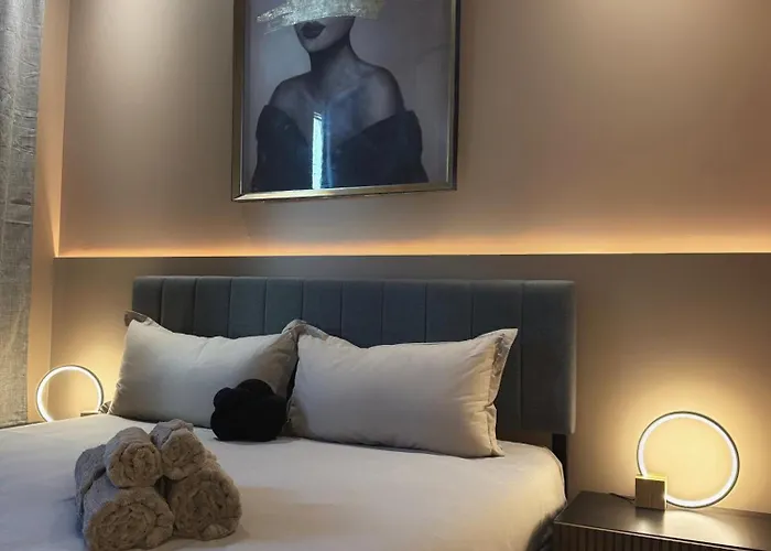 Free Parking 2 Bedroom The Comfy Haven