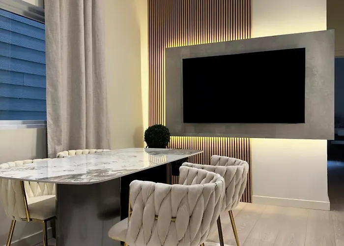 Free Parking 2 Bedroom The Comfy Haven